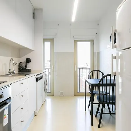 Modern 2bdr Flat In The City's Heart! Lägenhet *