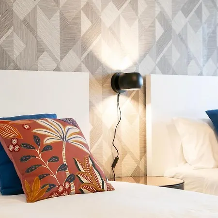 Modern 2bdr Flat In The City's Heart! * Lisbona