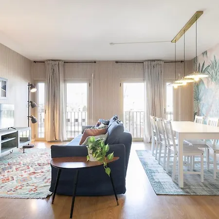 Modern 2bdr Flat In The City's Heart! Appartamento Lisbona