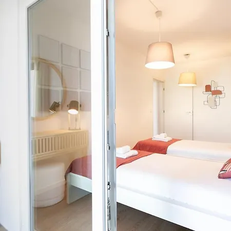 Modern 2bdr Flat In The City's Heart! * Lisbona