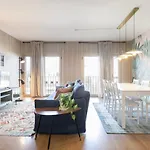 Modern 2bdr Flat In The City's Heart! 아파트 리스본