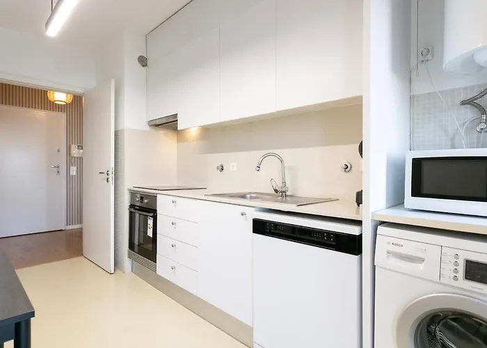 Lägenhet Modern 2bdr Flat In The City's Heart!