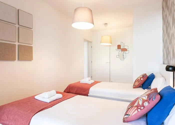 Modern 2bdr Flat In The City's Heart! *