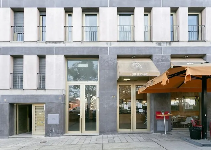 Modern 2bdr Flat In The City's Heart! Lägenhet *