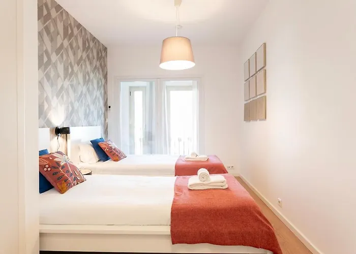 Modern 2bdr Flat In The City's Heart! *